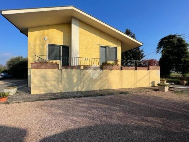 Villa in vendita a Castel d'Ario MN