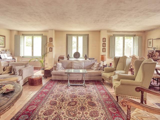 VILLA in VENDITA a CASTEL DEL PIANO CENTRO di 7 vani