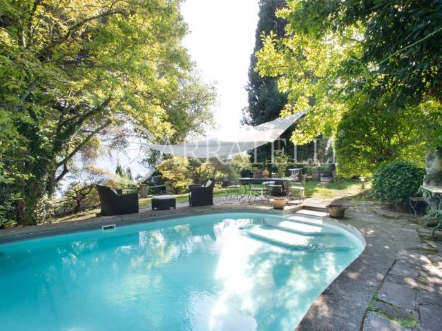 Villa in vendita a Castel Gandolfo RM