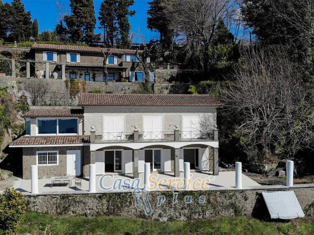 Villa in vendita a Castel Gandolfo RM