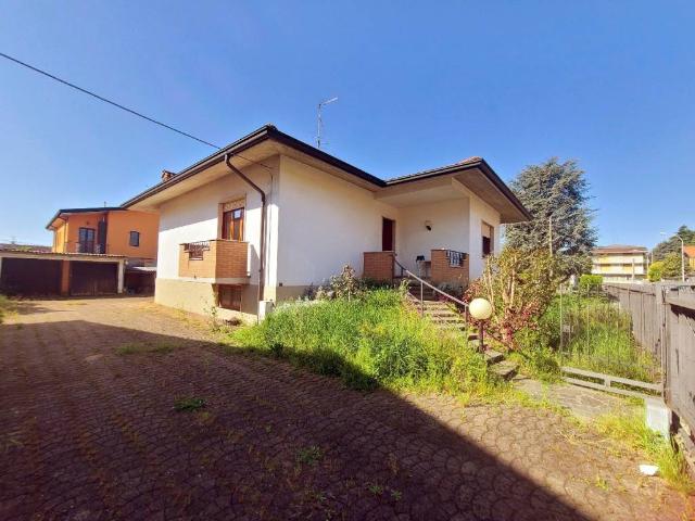 Villa in vendita a Castel Rozzone BG