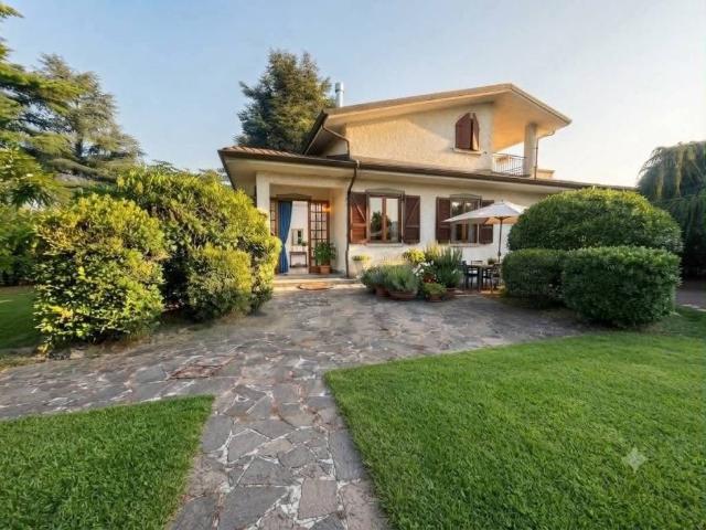 Villa in vendita a Castel San Giovanni PC