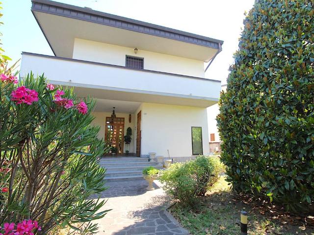 Villa in vendita a Castel San Pietro Terme BO