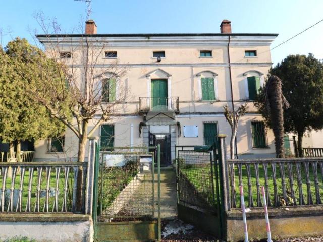 Villa in vendita a Castelbelforte MN