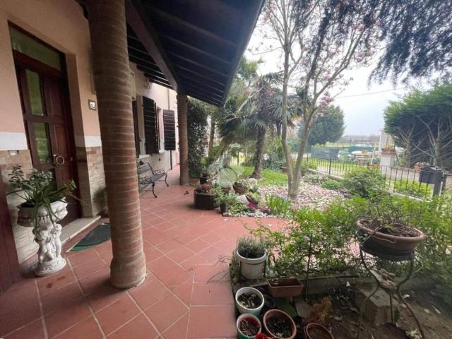 Villa in vendita a Castelbelforte MN