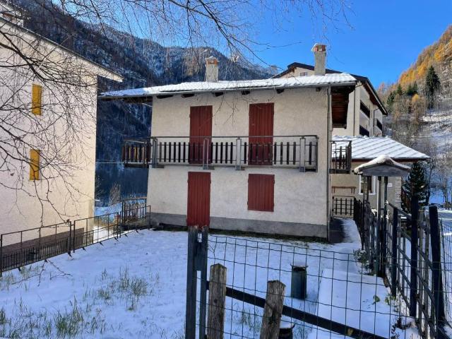 Villa in vendita a Casteldelfino CN