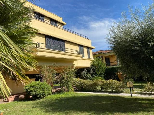 Villa in vendita a Castelfranco di Sotto 330 mq Rif: 1411932