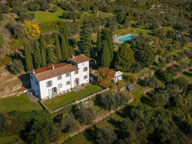 Villa in vendita a Castelfranco Piandisco AR