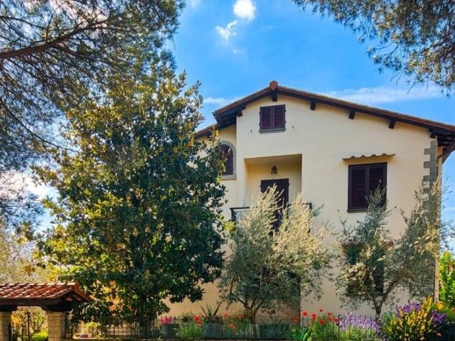 Villa in vendita a Castelfranco Piandisco AR