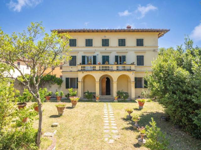 Villa in vendita a Castelfranco Piandisco AR