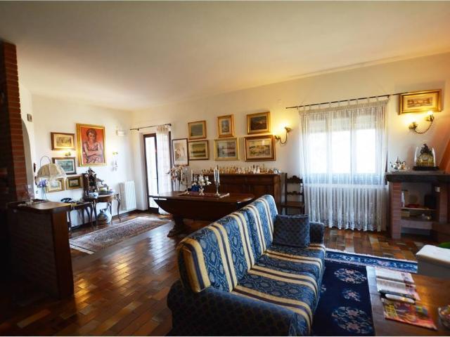 Villa in vendita a Castelfranco Piandisco AR