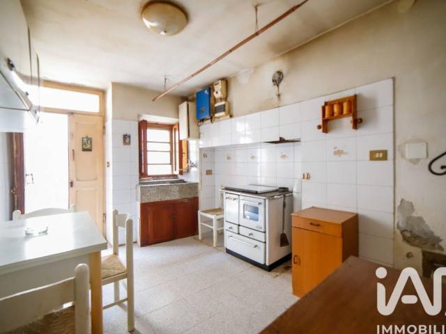 Villa in vendita a Castell'Azzara GR