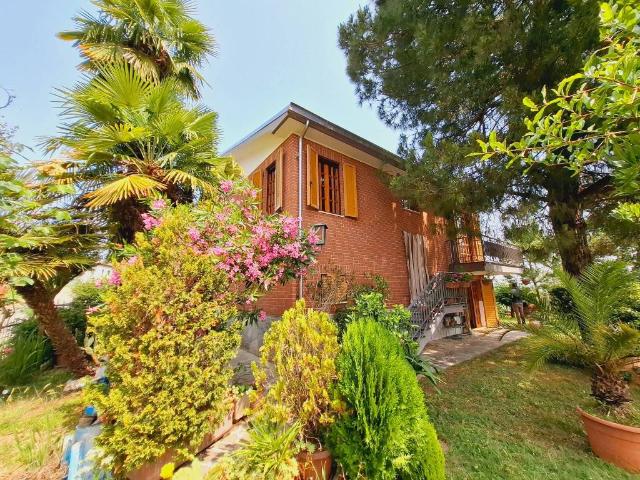 Villa in vendita a Castell'Alfero AT