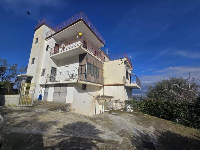 Villa in vendita a Castellammare di Stabia NA