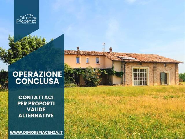 Villa in vendita a Castell'Arquato PC