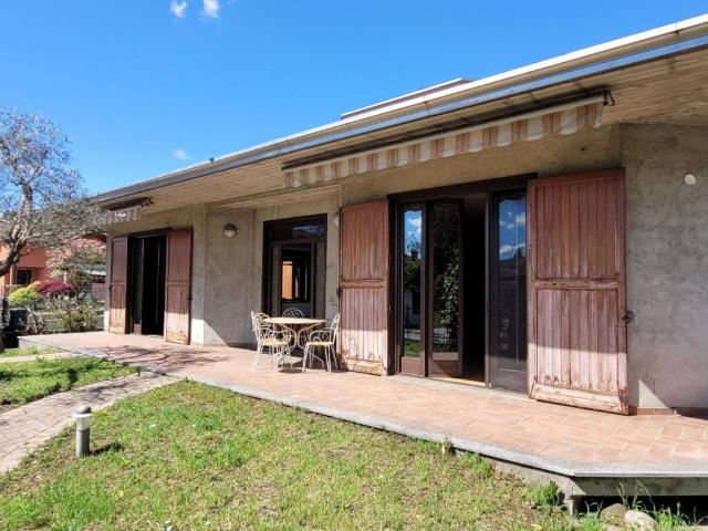 Villa in vendita a Castelletto Sopra Ticino NO