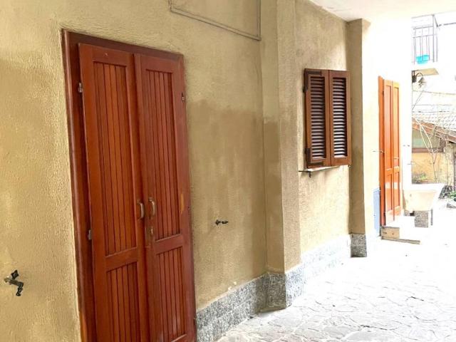 Villa in vendita a Castelletto Sopra Ticino NO