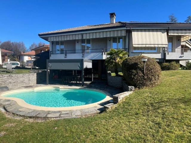 Villa in vendita a Castelletto Sopra Ticino NO