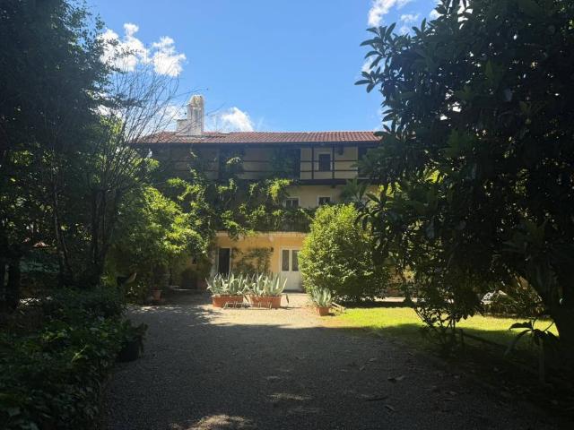 Villa in vendita a Castelletto Sopra Ticino NO