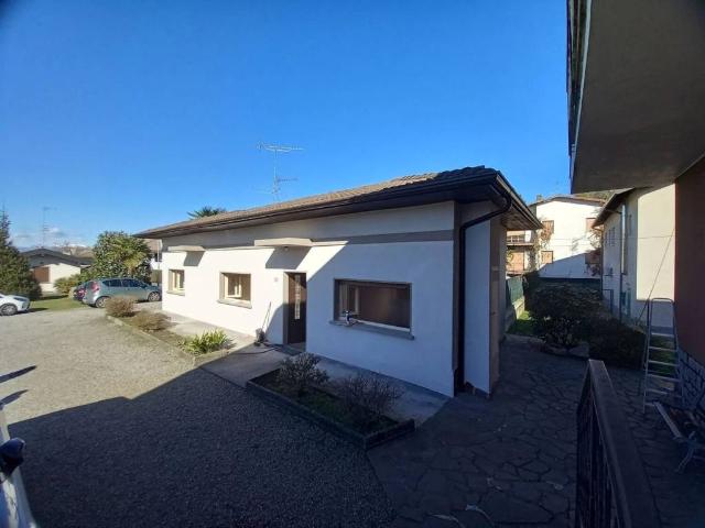 Villa in vendita a Castelletto Sopra Ticino NO