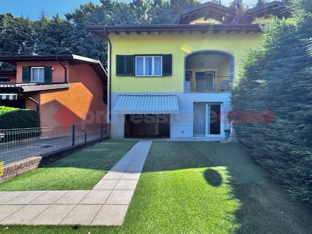 Villa in vendita a Castelletto Sopra Ticino NO