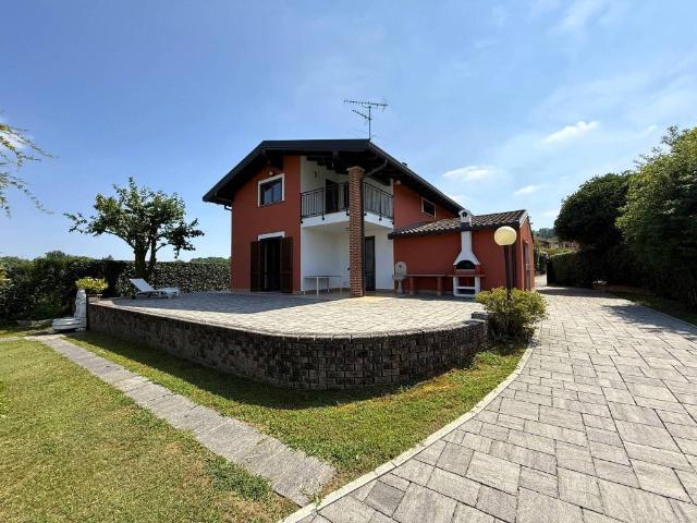 Villa in vendita a Castelletto Sopra Ticino NO