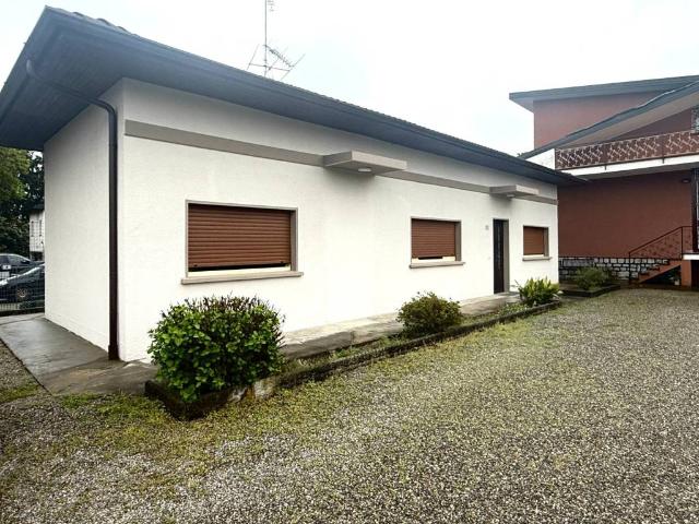 Villa in vendita a Castelletto Sopra Ticino NO