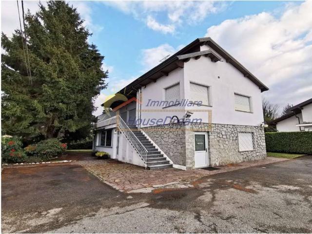 Villa in vendita a Castelletto Sopra Ticino NO