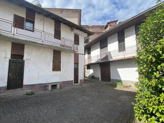 Villa in vendita a Castelletto Sopra Ticino NO