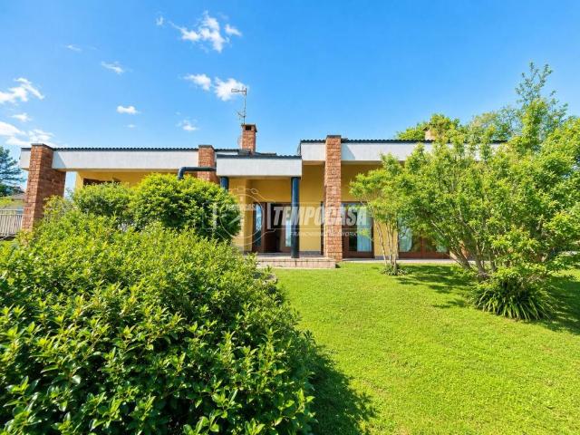 Villa in vendita a Castelletto Sopra Ticino NO