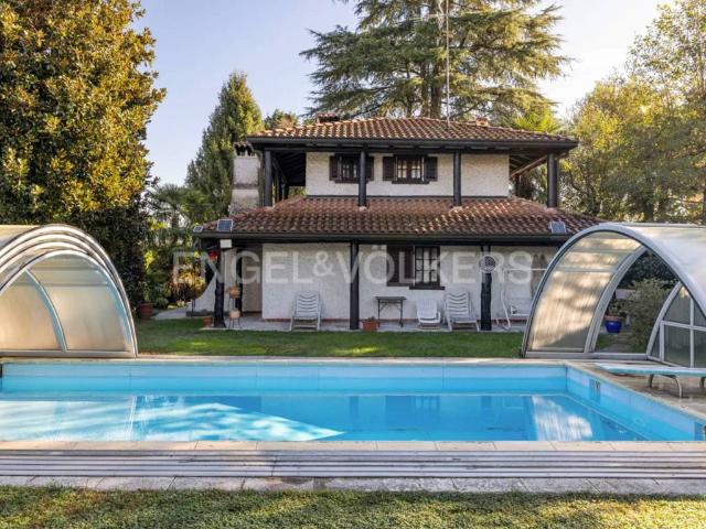 Villa in vendita a Castelletto Sopra Ticino NO