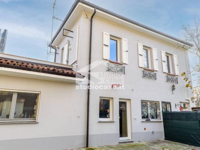 Villa in vendita a Castelleone CR