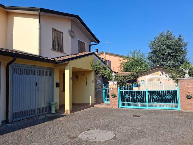 Villa in vendita a Castelleone CR