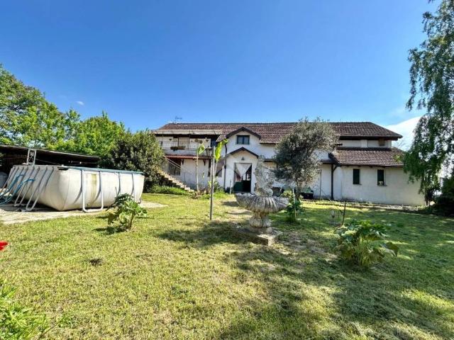 Villa in vendita a Castelleone CR