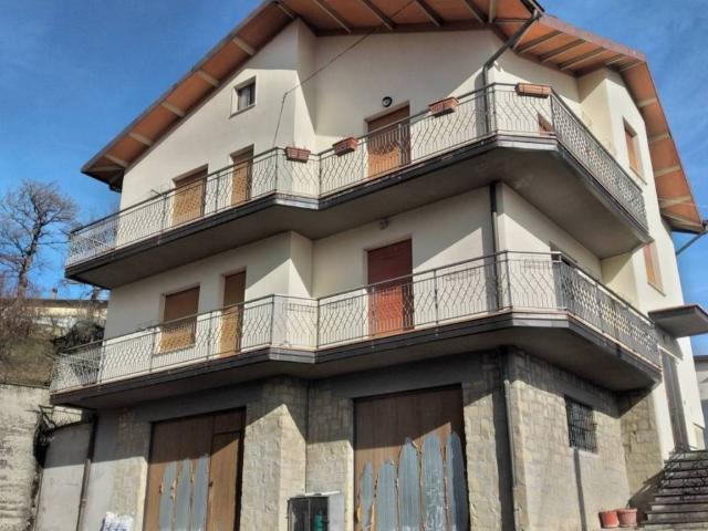 Villa in vendita a Castelnovo Ne' Monti RE