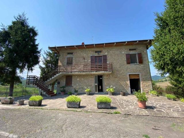 Villa in vendita a Castelnovo Ne' Monti RE
