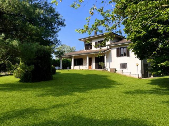 Villa in vendita a Castelnuovo Belbo AT