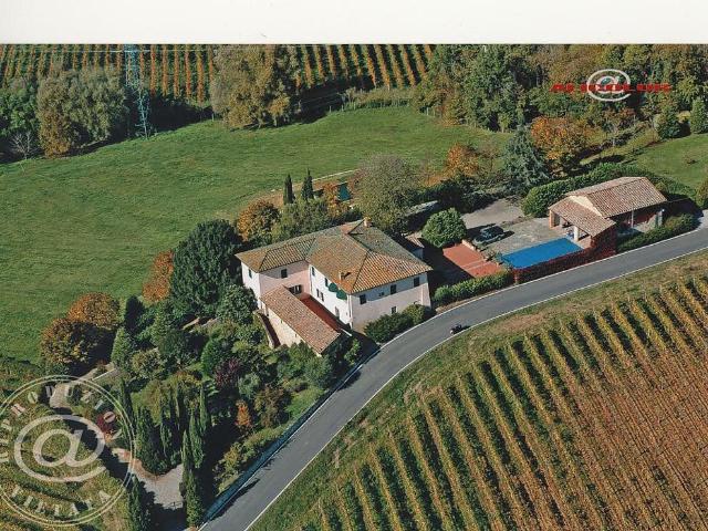 VILLA in VENDITA a CASTELNUOVO BERARDENGA di 5 vani