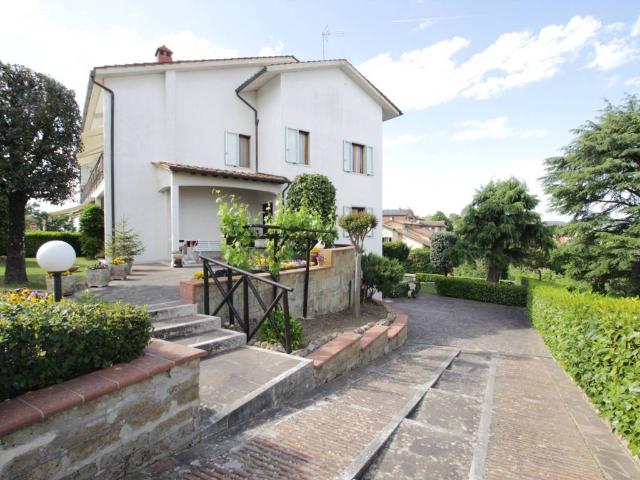 Villa in vendita a Castelnuovo Berardenga SI