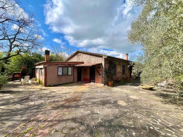 Villa in vendita a Castelnuovo Berardenga SI