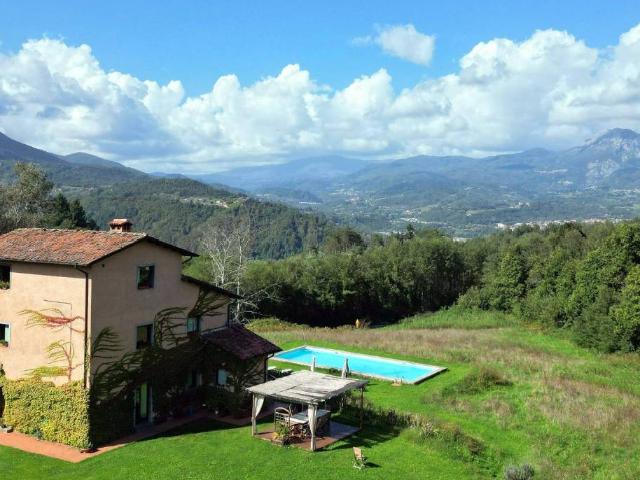 Villa in vendita a Castelnuovo di Garfagnana LU