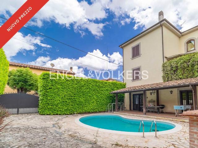 Villa in vendita a Castelnuovo di Farfa RI