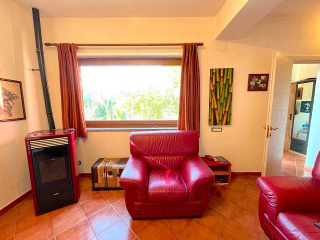 Villa in vendita a Castelnuovo di Porto RM