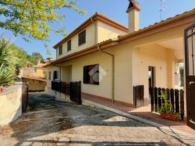Villa in vendita a Castelnuovo di Porto RM