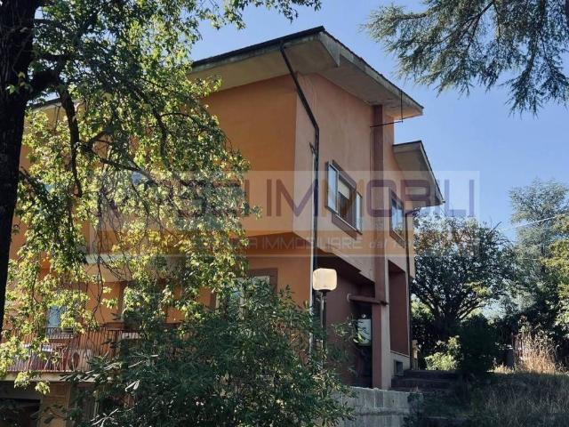 Villa in vendita a Castelnuovo di Porto RM