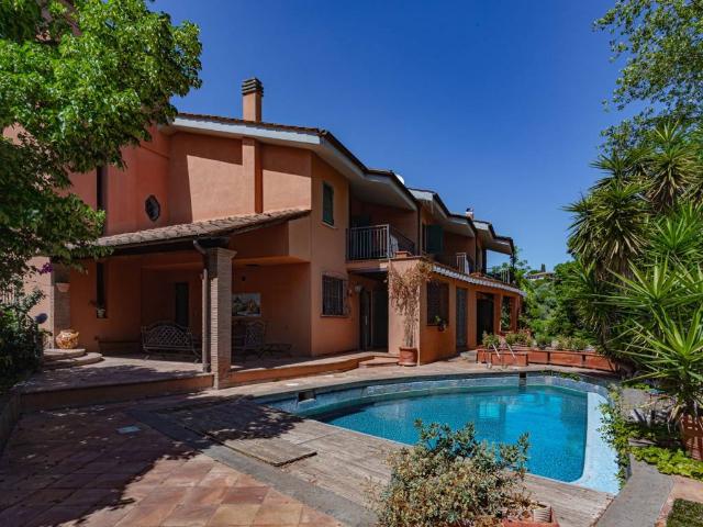 Villa in vendita a Castelnuovo di Porto RM