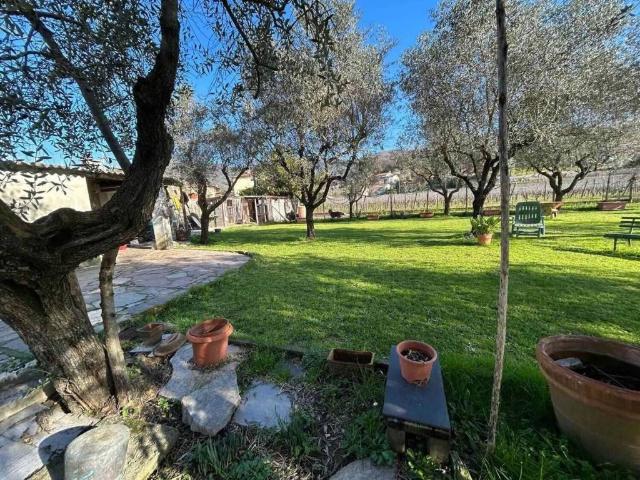 Villa in vendita a Castelnuovo Magra SP