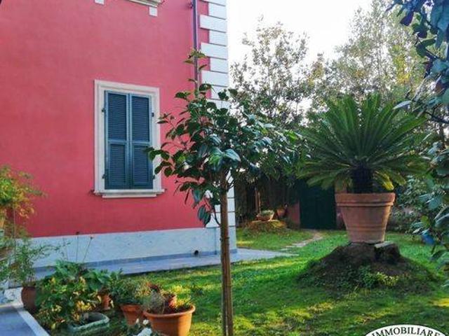 Villa in vendita a Castelnuovo Magra SP