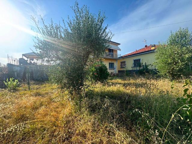 Villa in vendita a Castelnuovo Magra SP