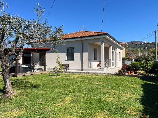 Villa in vendita a Castelnuovo Magra SP